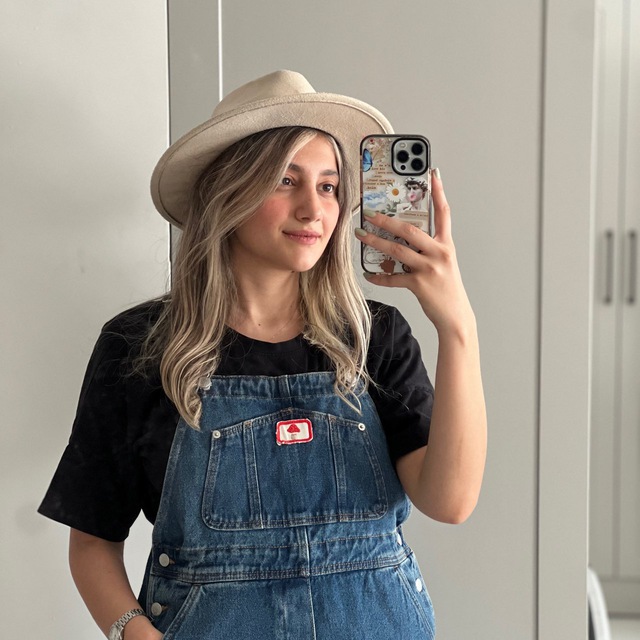 Maryam in her studio